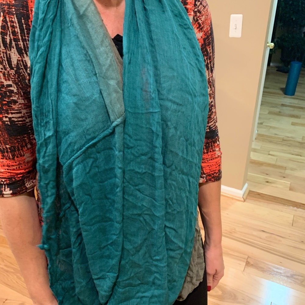 Scarf - Picture 4 of 5